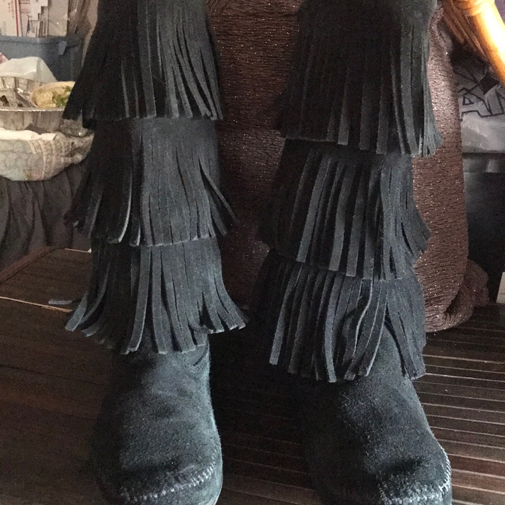 🚨B2G1 MINNETONKA Black Suede Fringed Moccasin Calf Boots